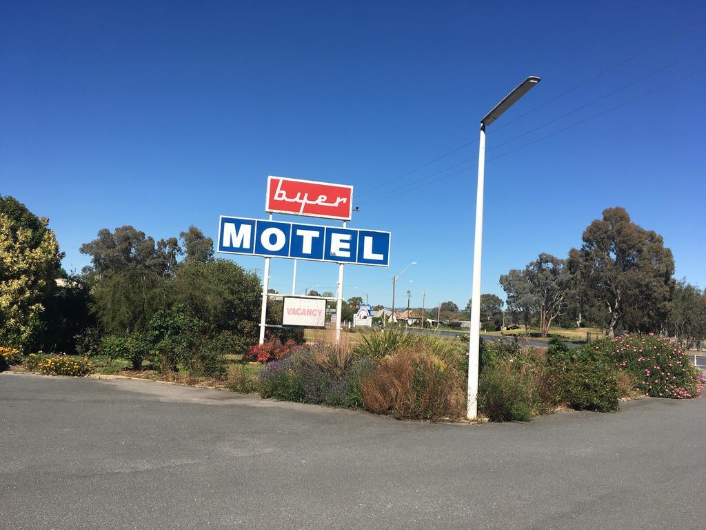 Byer Fountain Motor Inn Holbrook Exterior photo